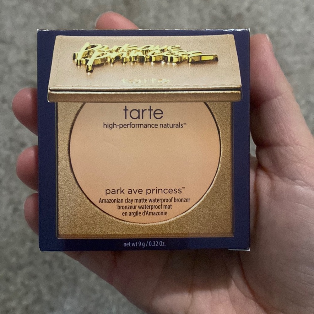 Amazonian Clay Matte Waterproof Bronzer in Park Ave Princess